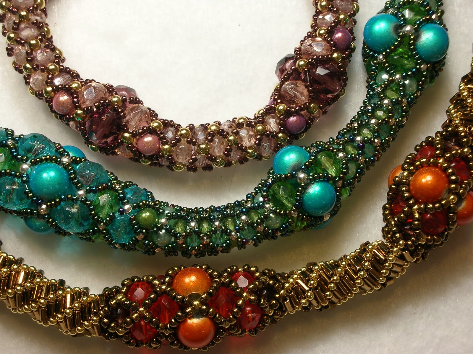 Pendente per collana con perle intrecciate - Materiali - Bigiotteri