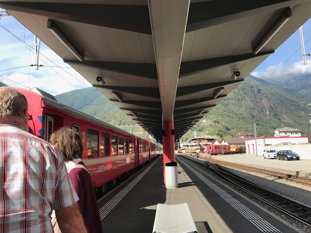スイス鉄道のティラーノの駅