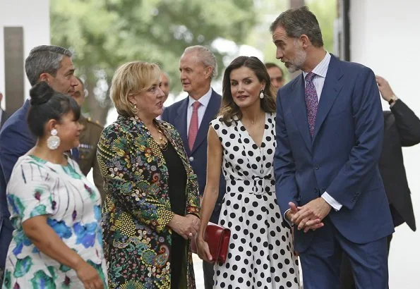 Queen Letizia wore Valentina Cano Dress at San Antonio Museum of Art. President Donald Trump and First Lady Melania Trump met Queen Letizia