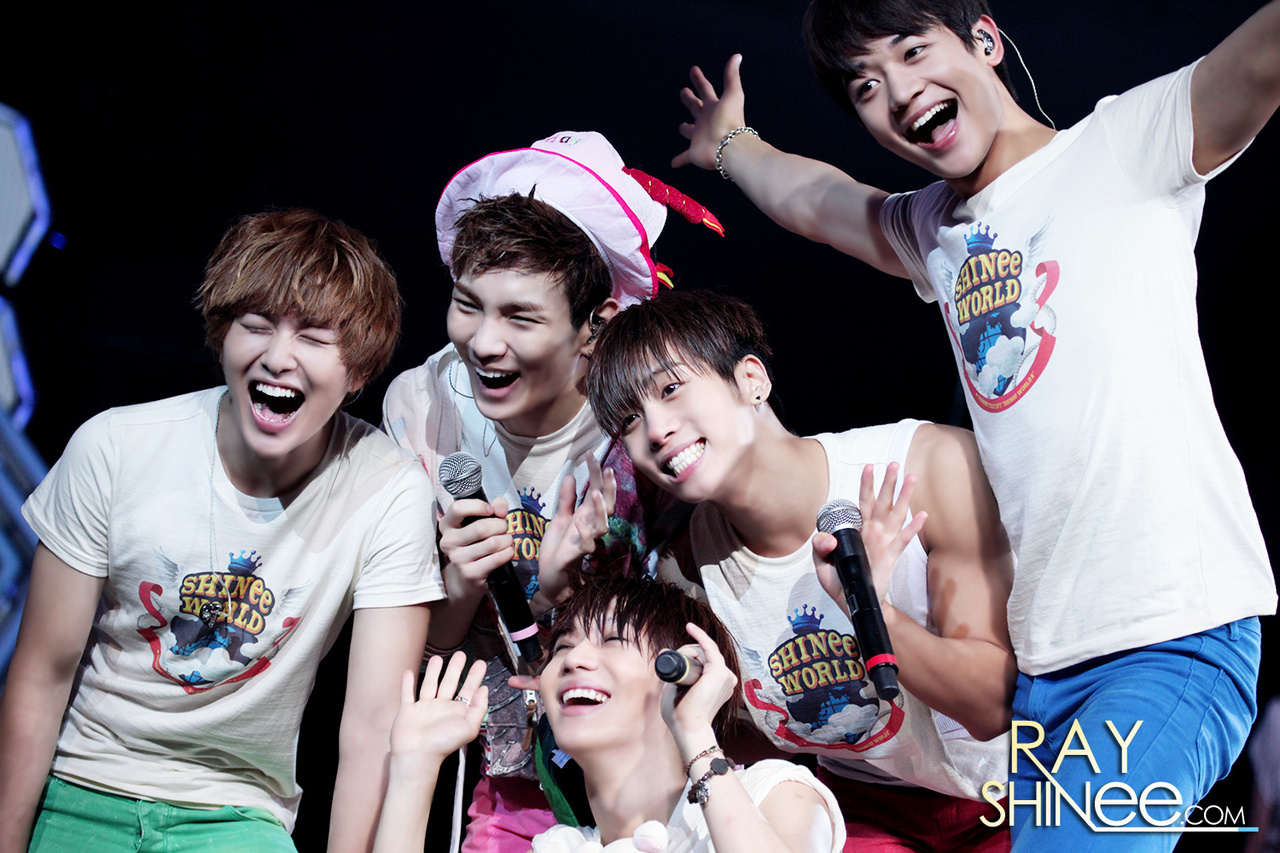 Spazz With Me SHINee World II Concerts in Taiwan Mega Spam Post