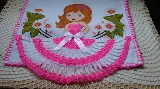 vestido de boneca de crochê para pano de prato