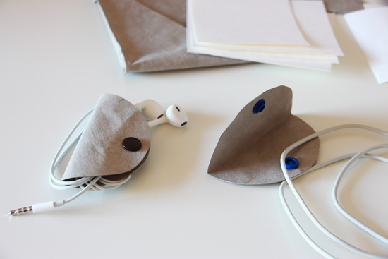 binedoro Blog, DIY, Snappap, Resteverwertung, Utensilo mit Henkel, Kabelbinder, Handyhülle, iPhone Hülle binedoro Blog, DIY, Snappap, Resteverwertung, Utensilo mit Henkel, Kabelbinder, Handyhülle, iPhone Hülle