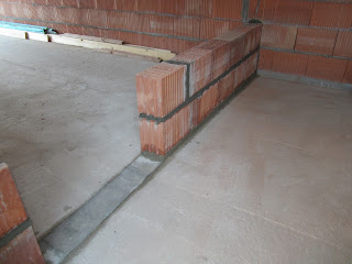 Unser Hausbau: Garage in Eigenleistung: Mauern der Zwischenwand