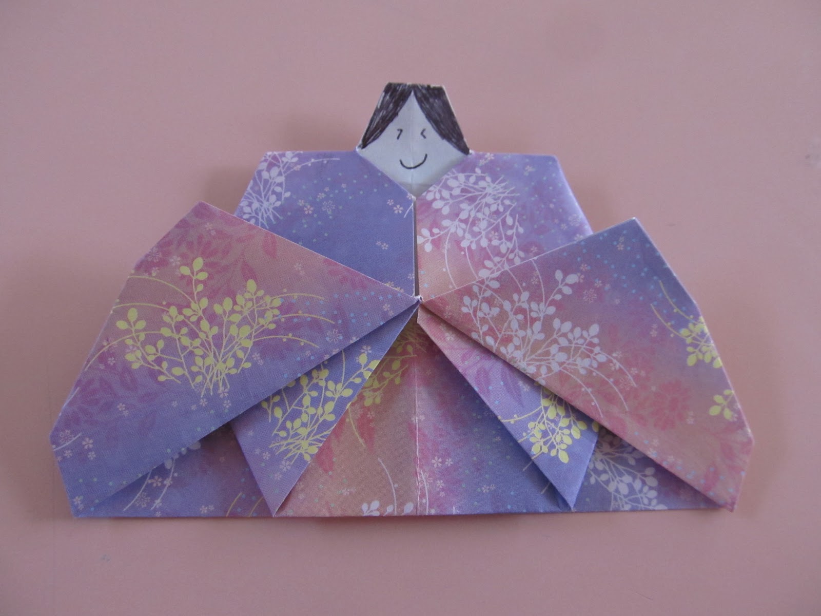Susie Somewhere: Origami Pattern: Hinamatsuri