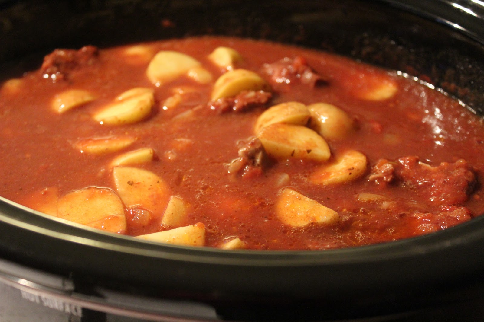 Delicious Dishings SlowCooker Beef And Tomato Stew With Potatoes
