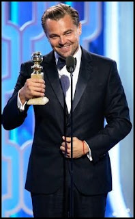 Leonardo DiCaprio con el Globo de Oro por El renacido (Alejandro. G. Iñárritu, 2015) Leonardo DiCaprio con el Globo de Oro por El renacido (Alejandro. G. Iñárritu, 2015)