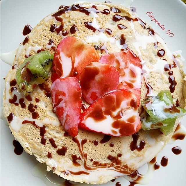 Estupendos 40 Tortitas de avena con fresas y kiwi