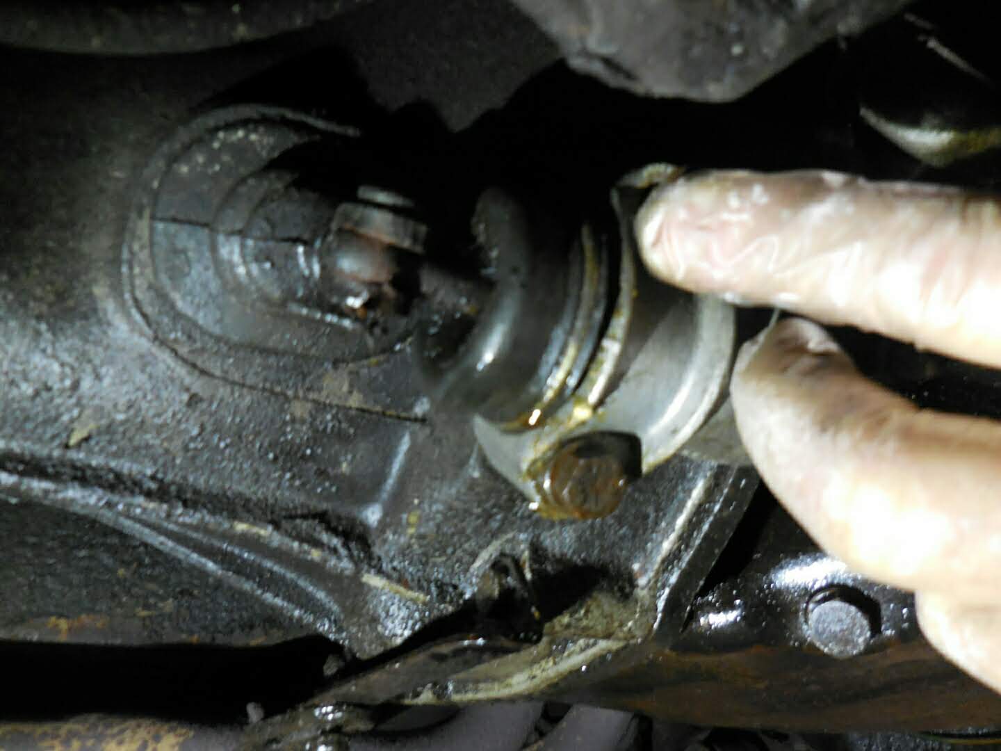 RustyDaytrips.nl Mgb leaky clutch slave cylinder