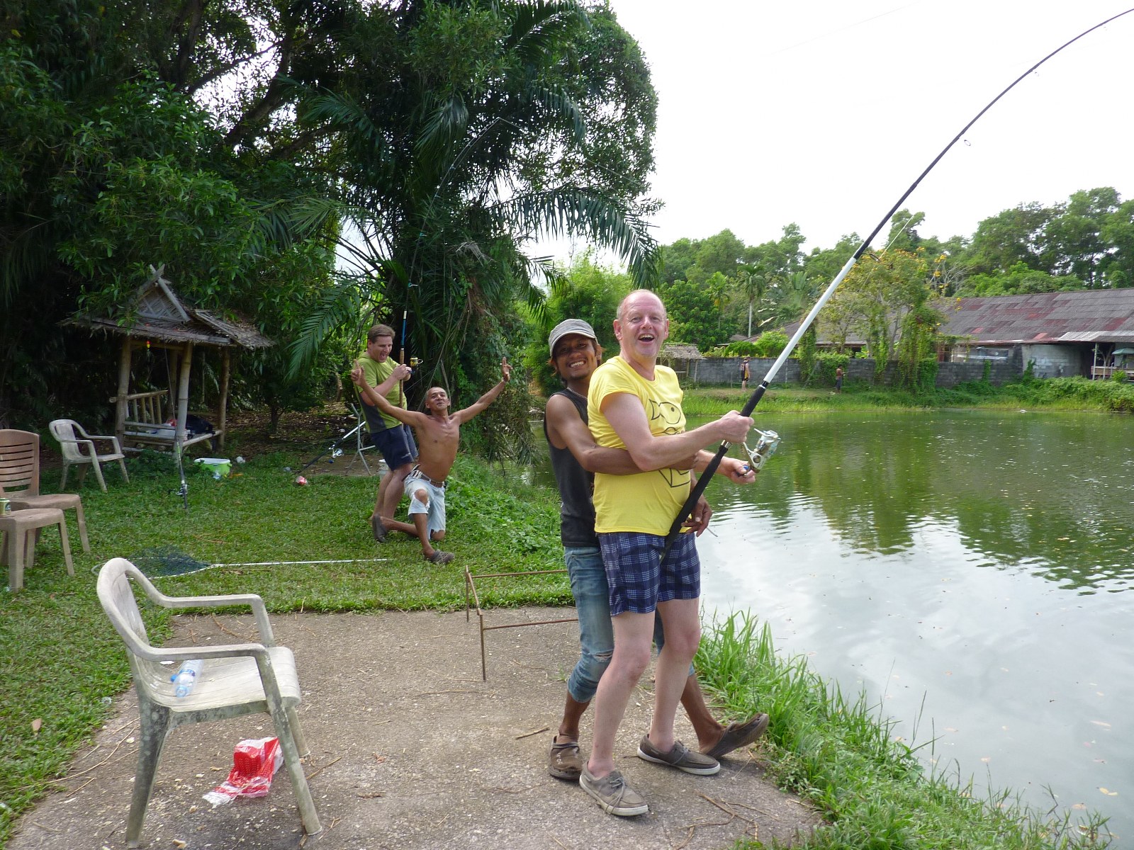 Чистые пруды рыбалка. Рыбалка Пхукет пруд. Рыбалка на Джомтьене фишинг парк. Phuket удочка. AC Phuket Fishing Park.