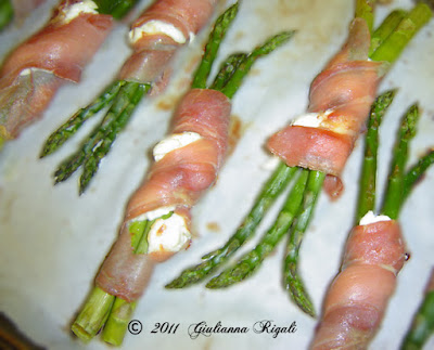 Prosciutto Entwined Asparagus hot out of the oven.