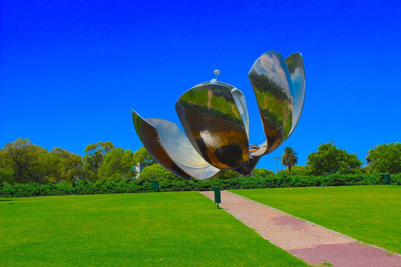 floralis generica sculpture