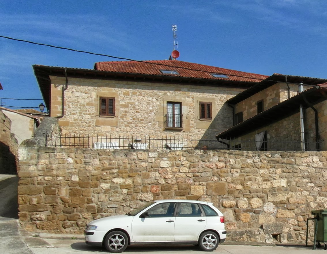 CASAS SOLARIEGAS EN LA RIOJA: (21) FONCEA VI. Calle Tras los Huertos 4
