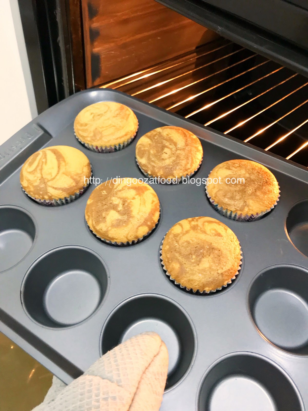 Miki's Food Archives Traditional Baked Egg Cake (CocoaVanilla