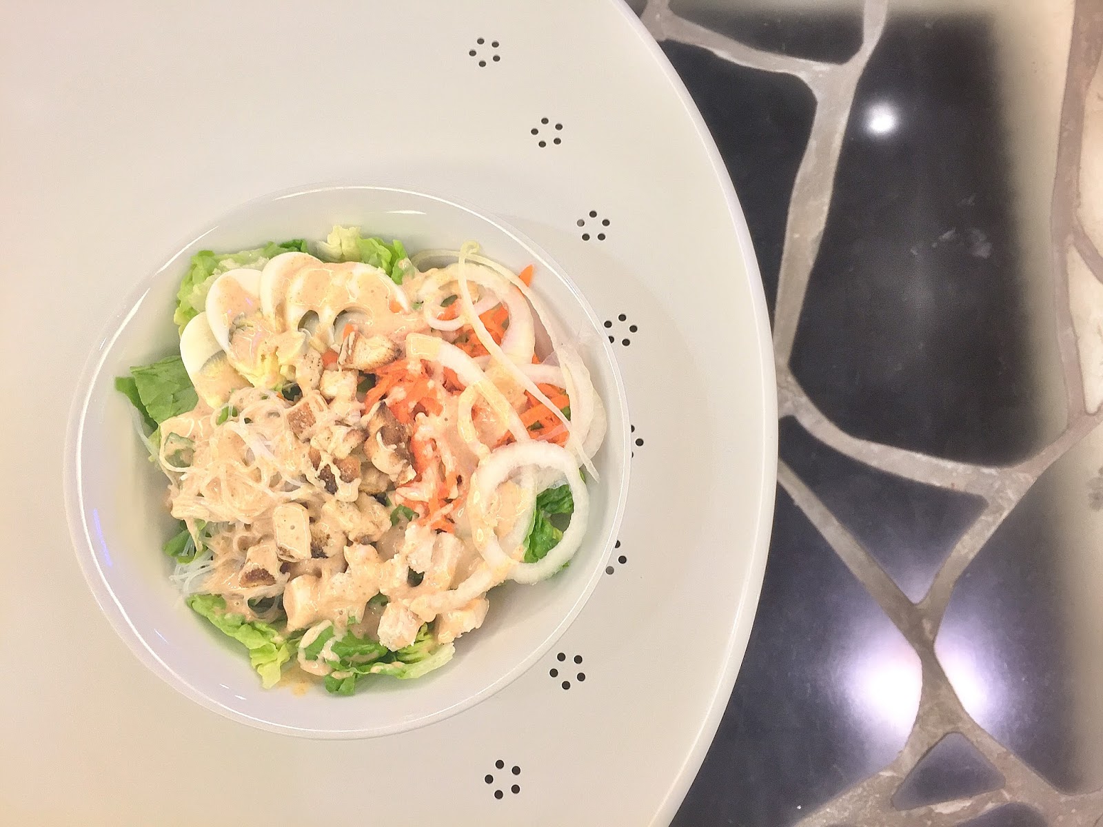 Green Rabbit Crepe & Salad Gastrobar - Mona Laksa