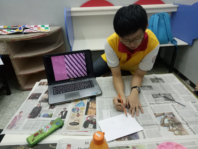 Kegigihan Orang Ini Patut Dicontoh, Meskipun Tidak Normal Pria Ini Masih Bisa Berkarya Selayaknya Orang Normal Biasanya Kegigihan Orang Ini Patut Dicontoh, Meskipun Tidak Normal Pria Ini Masih Bisa Berkarya Selayaknya Orang Normal Biasanya