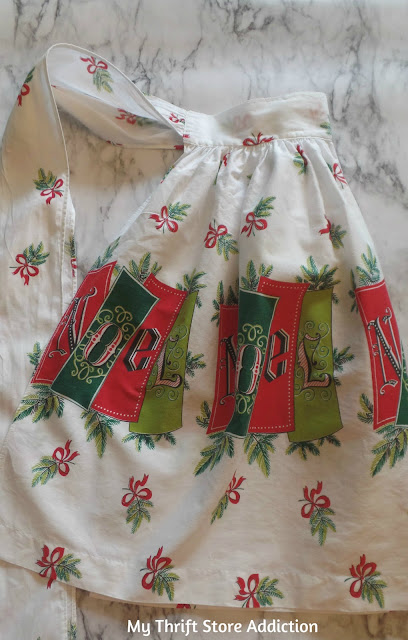 vintage Christmas apron 