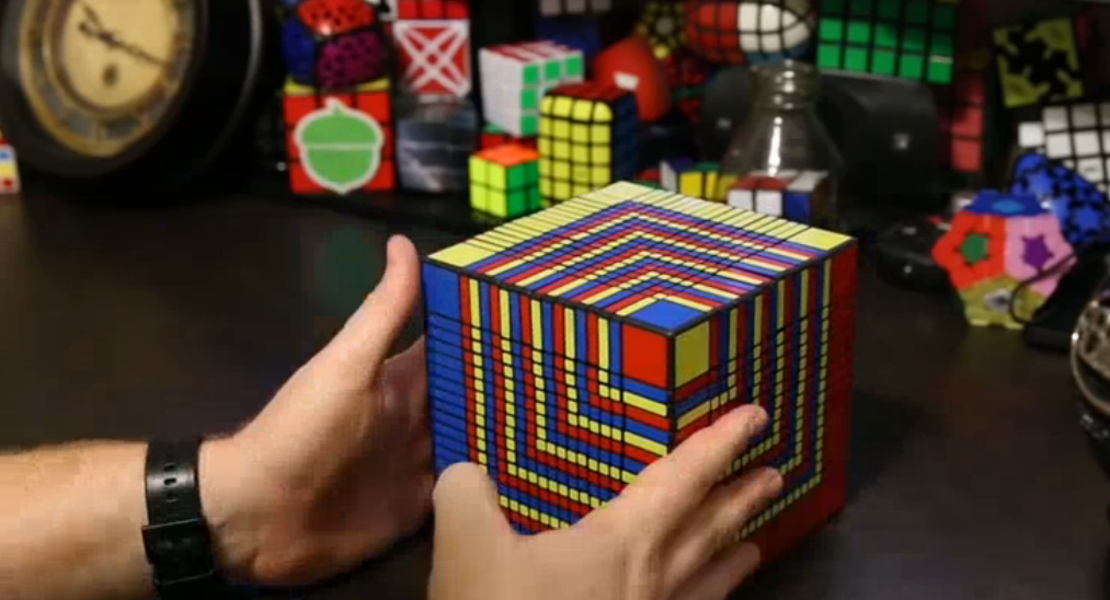 Pensavate che il Cubo di Rubik fosse già difficile? ecco il più grande del mondo 17x17x17 (Video Pensavate che il Cubo di Rubik fosse già difficile? ecco il più grande del mondo 17x17x17 (Video