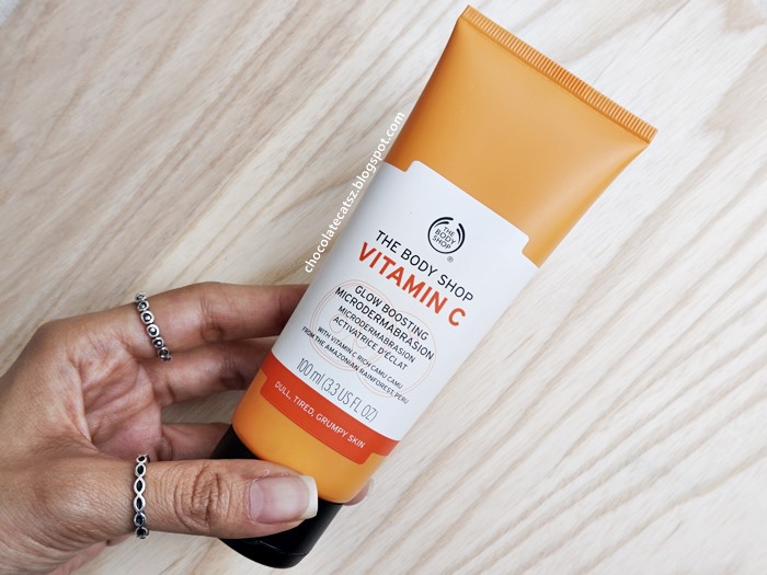 Chocolate Cats The Body Shop Vitamin C Glow Boosting Microdermabrasion