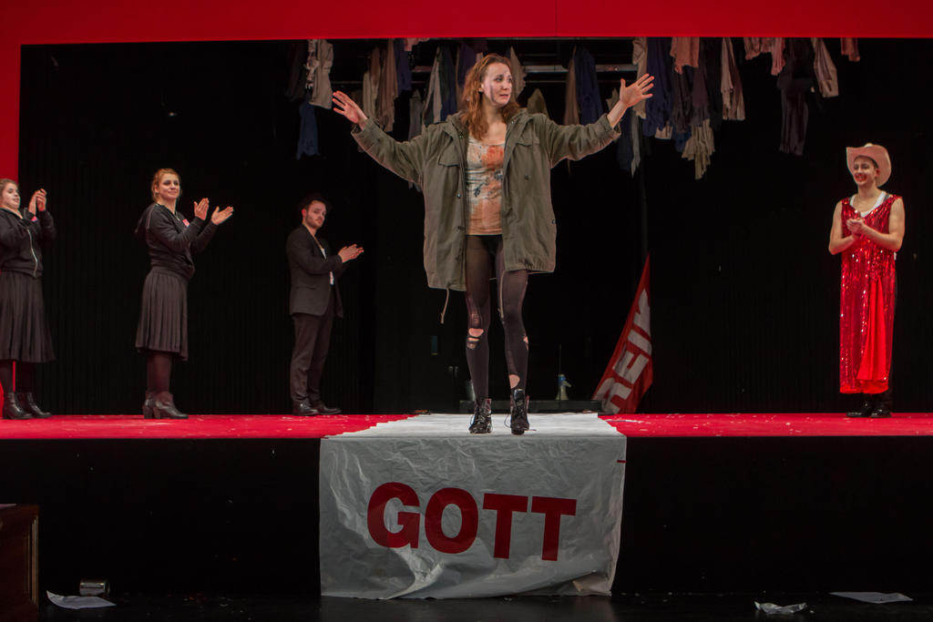 BERNHARD NIECHOTZ DIE HEILIGE JOHANNA DER SCHLACHTHÖFE Theater