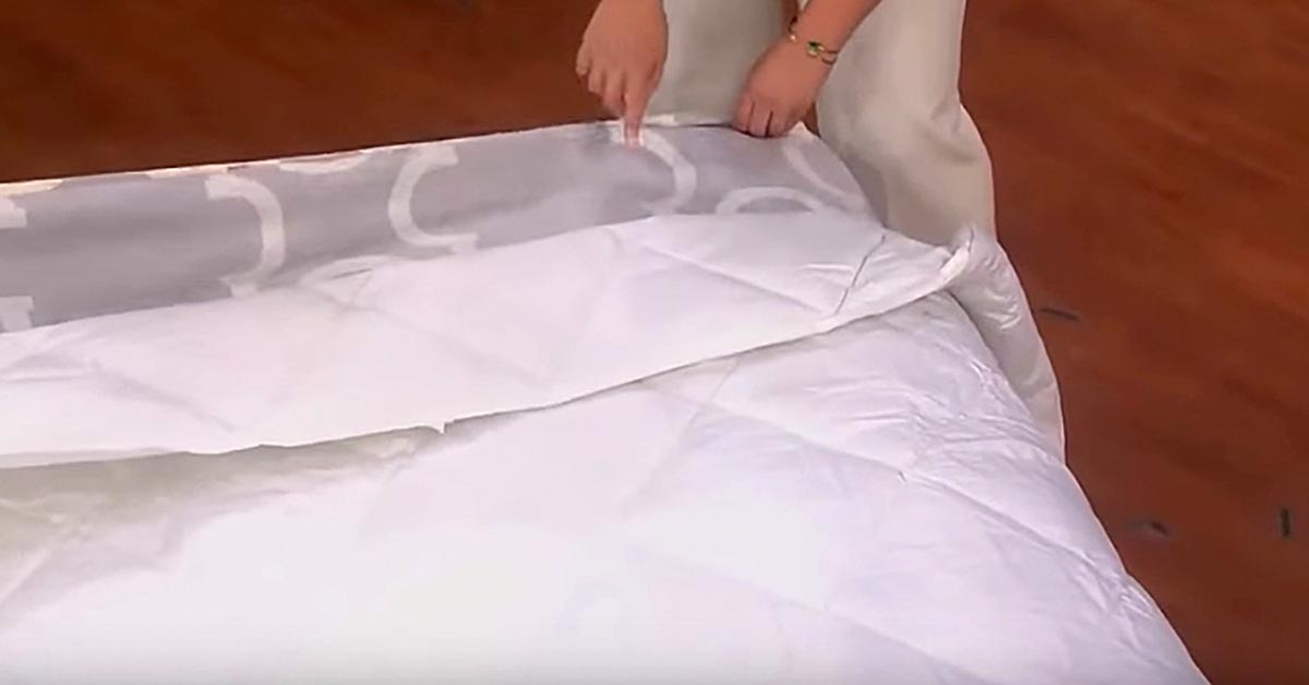 The Simple Way To Put A Duvet In Its Cover Handy DIY