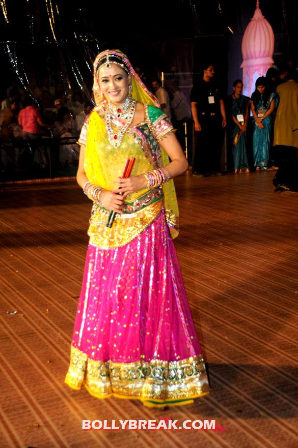 Shweta Tiwari - (7) - Bollywood Celebs Dahi Handi Celebration Pics 2012