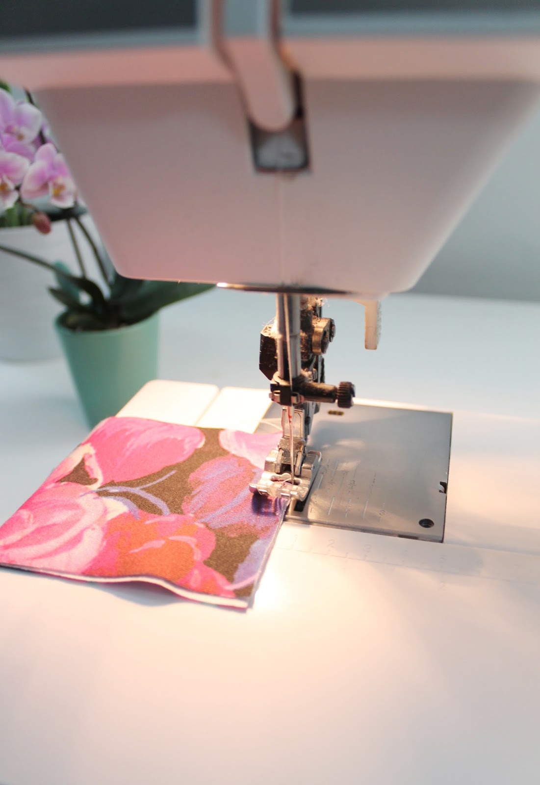 How to sew knit fabric without using a serger. Ohhh Lulu