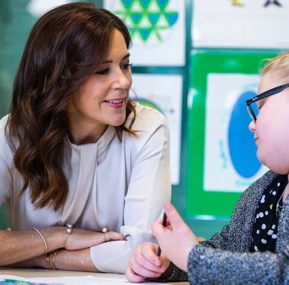 Crown Princess Mary wore Andiata flower print maxi skirt. Crown Princess Mary wore a flower print midi skirt by Andiata