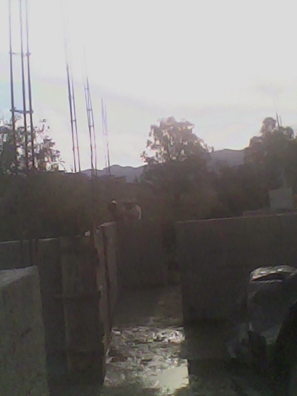 Prof. Émer Nogueira MAKING MY HOUSE CONCRETE IN THE "COFFINS"