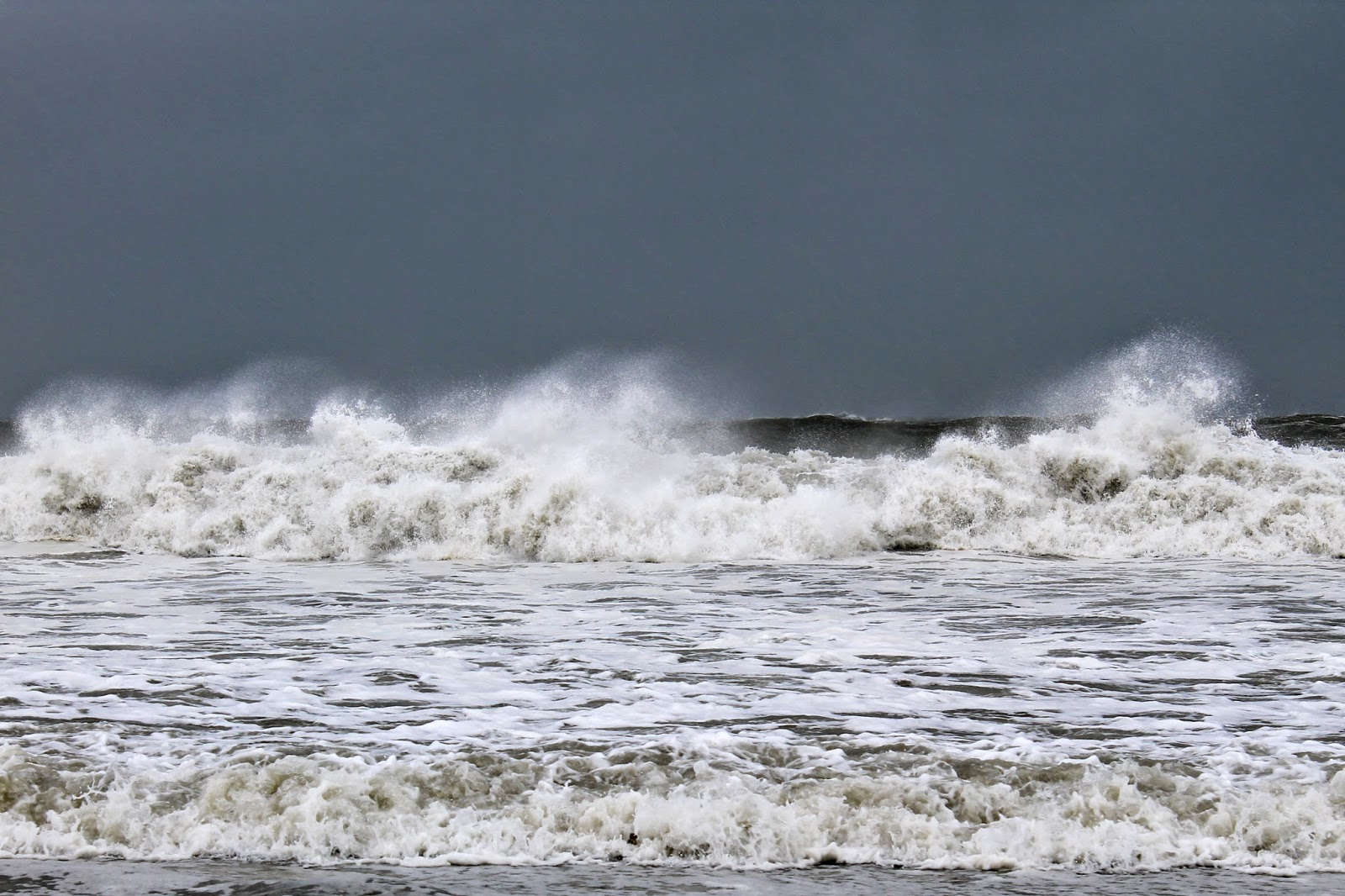grass stains: Beach 2014: Thursday with Hurricane Arthur