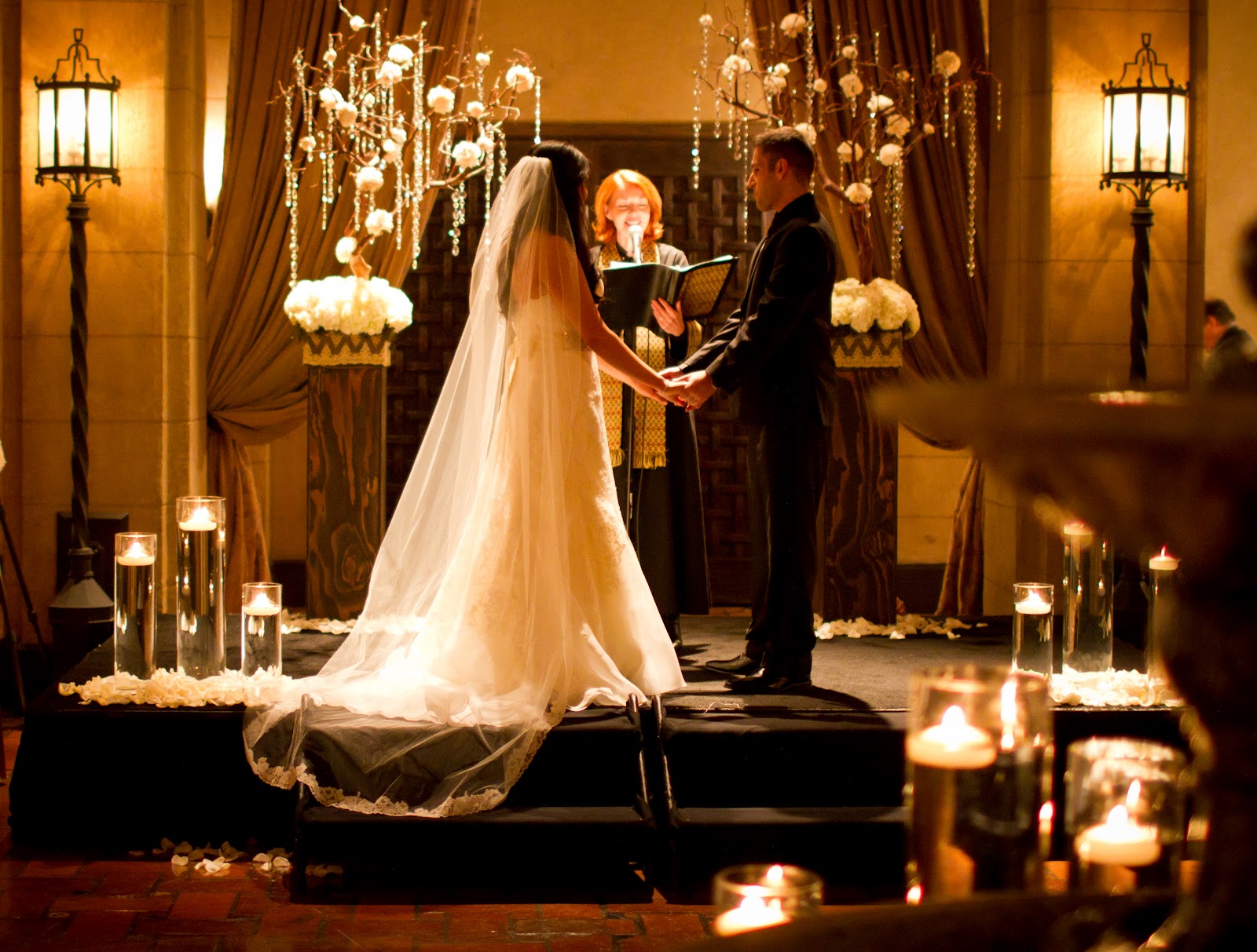 Hollywood Roosevelt Hotel Glamourous Wedding Heavenly Blooms Roosevelt Hotel Wedding Ceremony