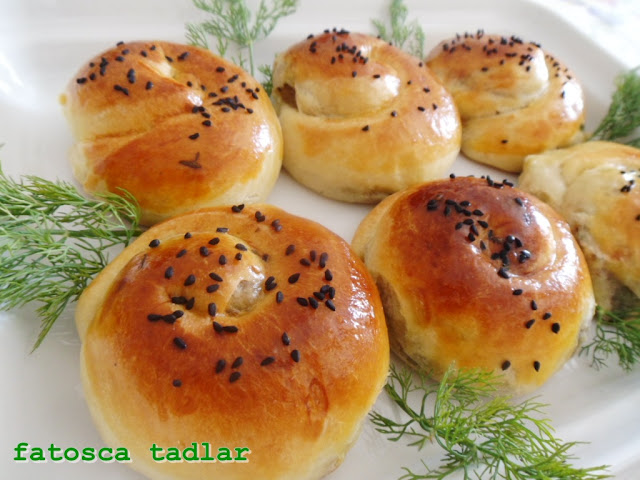 dantel ve orgu modelleri PATLICANLI BİBERLİ BÖREK