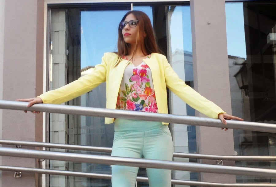 SPRING COLORS EN BLANCO & NEGRO