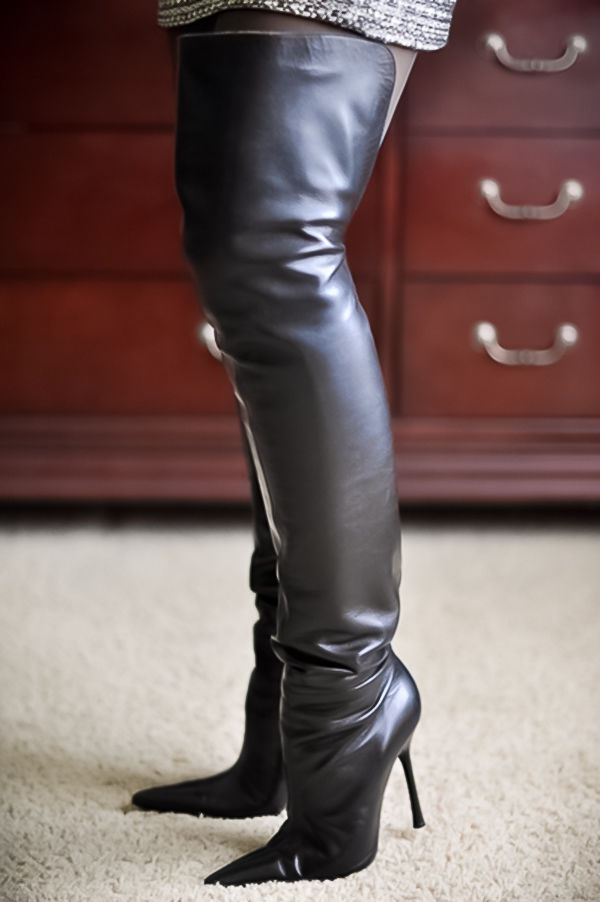 eBay Leather: Dolce & Gabbana thigh-high boots make a rare appearance ...