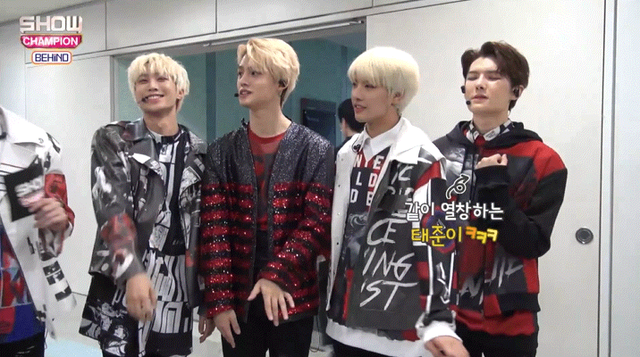 가사에 빙의 되지 않으면 나올 수 없는 남돌 리액션.gif | 인스티즈