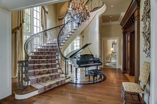Mom's Turf: Johnny Depp's New Nashville Home