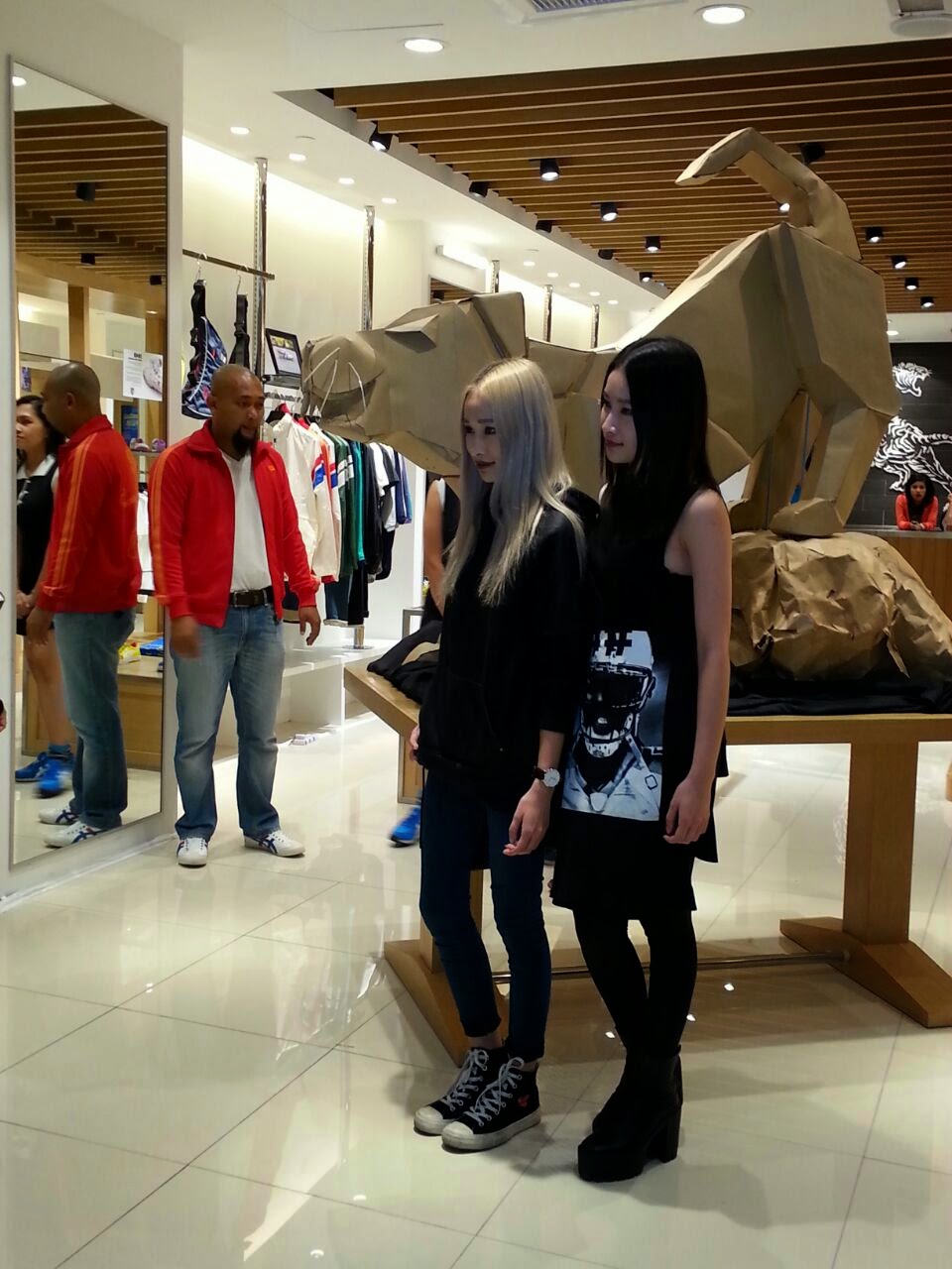 onitsuka sunway pyramid