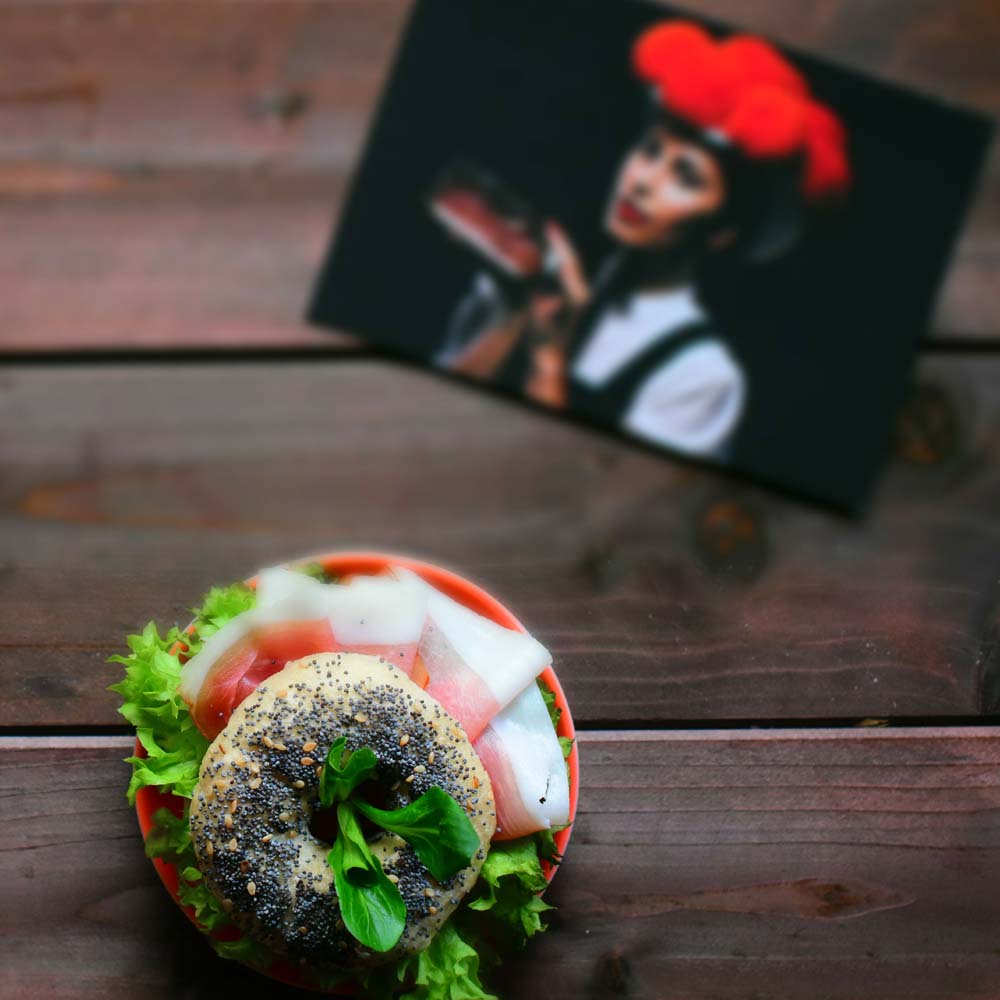 Schwarzwälder Schinken auf New York Style Mini-Bagel mit Frischkäse