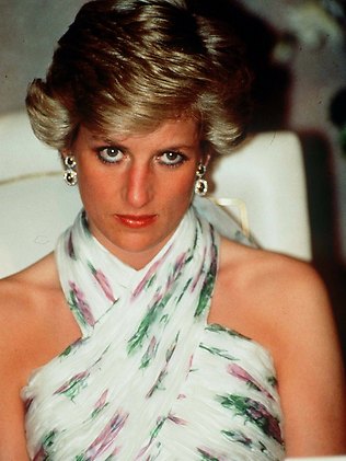Fresh News in Blog: Princess Diana fashion collection in Kensington Palace