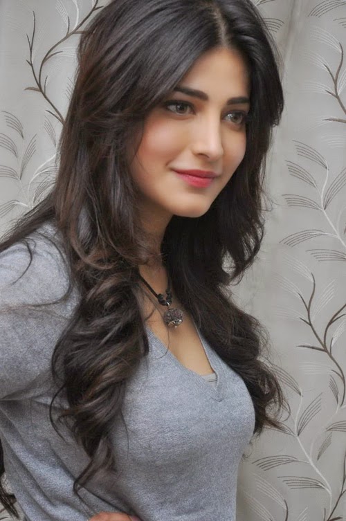 Bollywood and South indian Actress Shruti Haasan Latest Photos at
