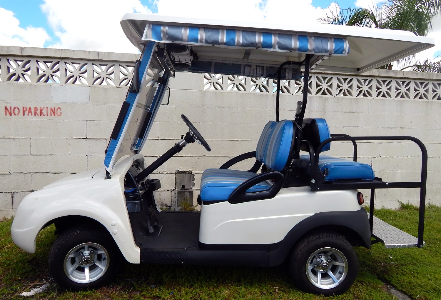 AlumaCar Limited Edition highspeed golf cart by AlumaCar in Sun City