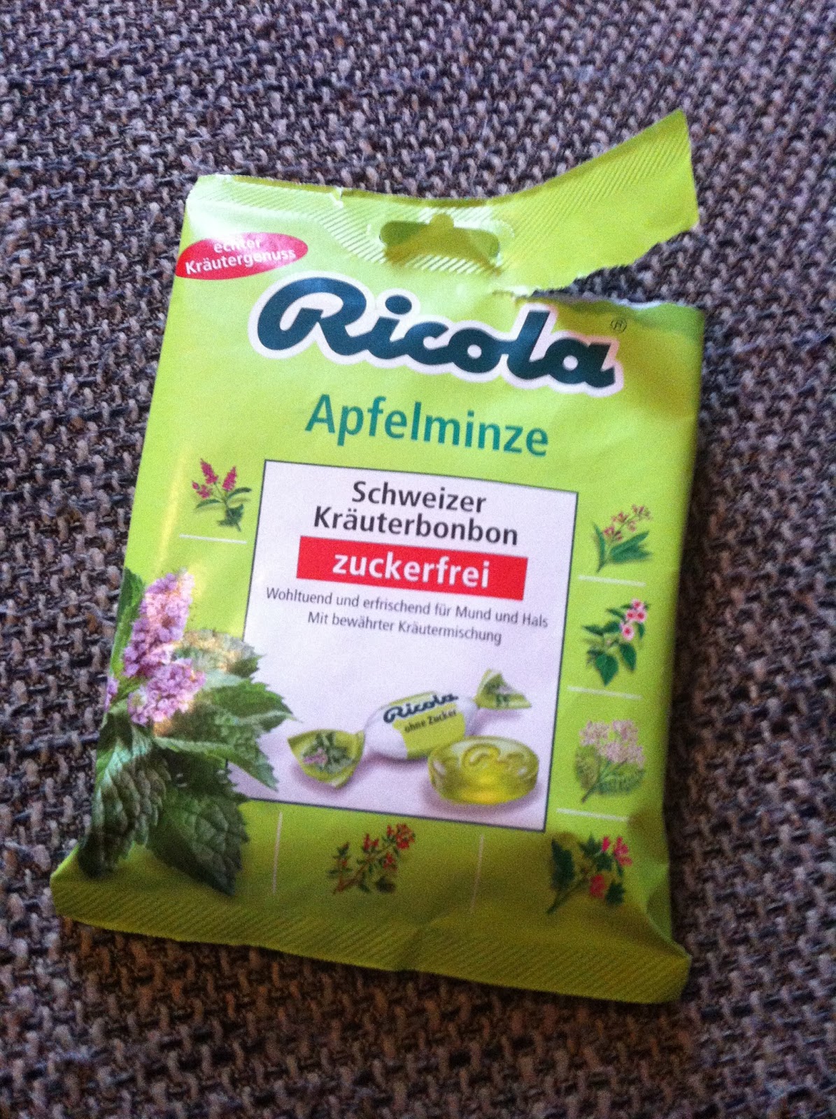 lovelylips88 Lifestylefavorit Ricola Apfelminze Schweizer Kräuterbonbon