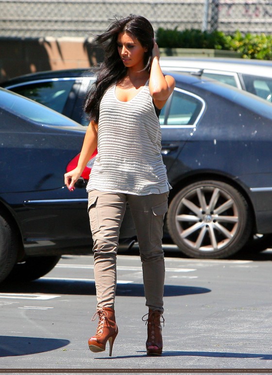 kim kardashian 2011 outfits. Kim Kardashian Clothes Style