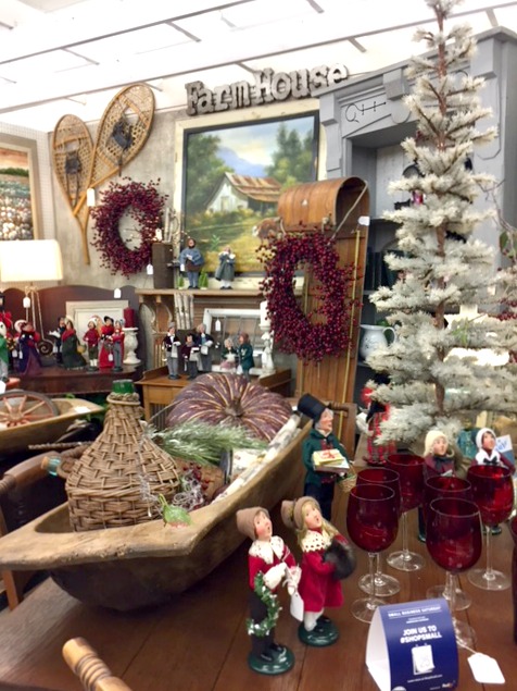 Savvy Southern Style Christmas Decor At The Antique Mall