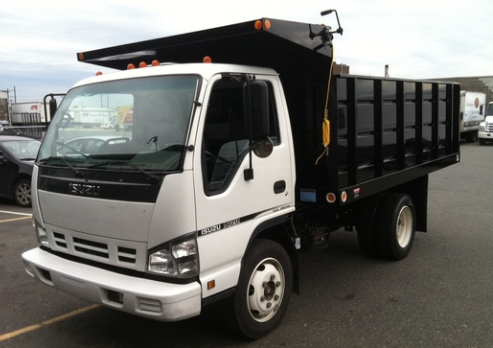 Dump Truck Isuzu-putih hitam