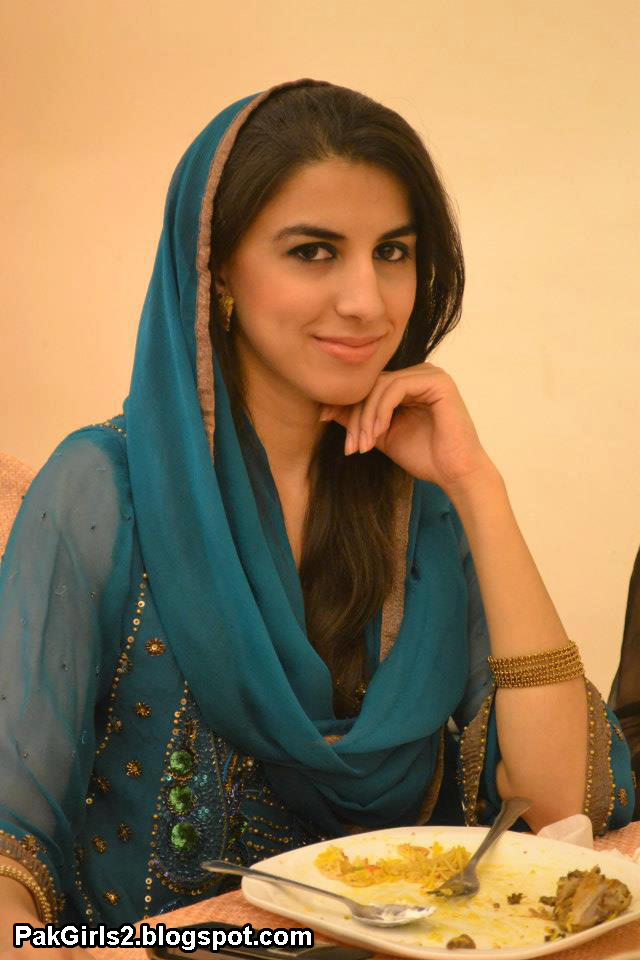 Cute and Hot Pakistani girls Latest Collection.