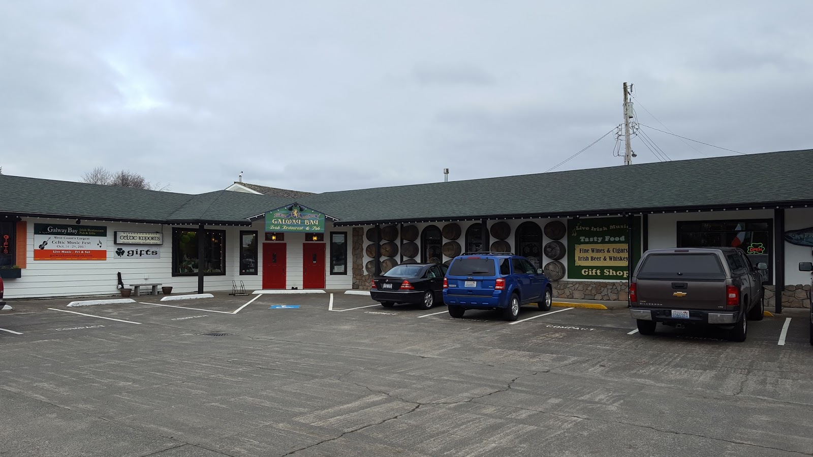 Jeeps Pubs Taverns and Bars Galway Bay Irish Restaurant & Pub (Ocean