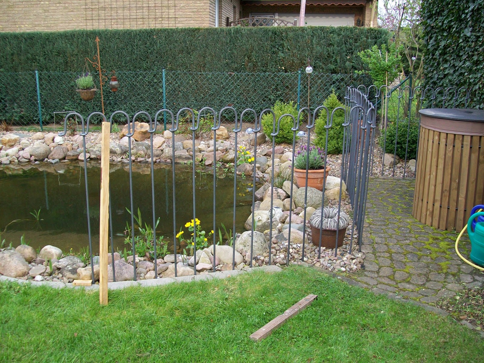 Teich und Steckzäune von www.melabel.be Teichzaun Aufbau in Minden
