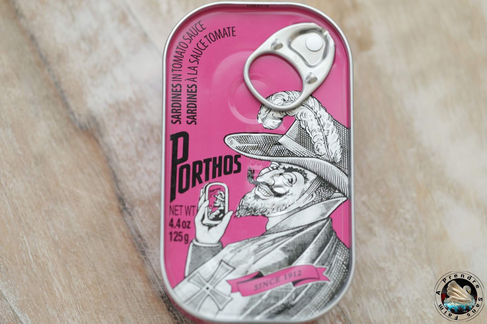 Club sandwich aux sardines à la sauce tomate