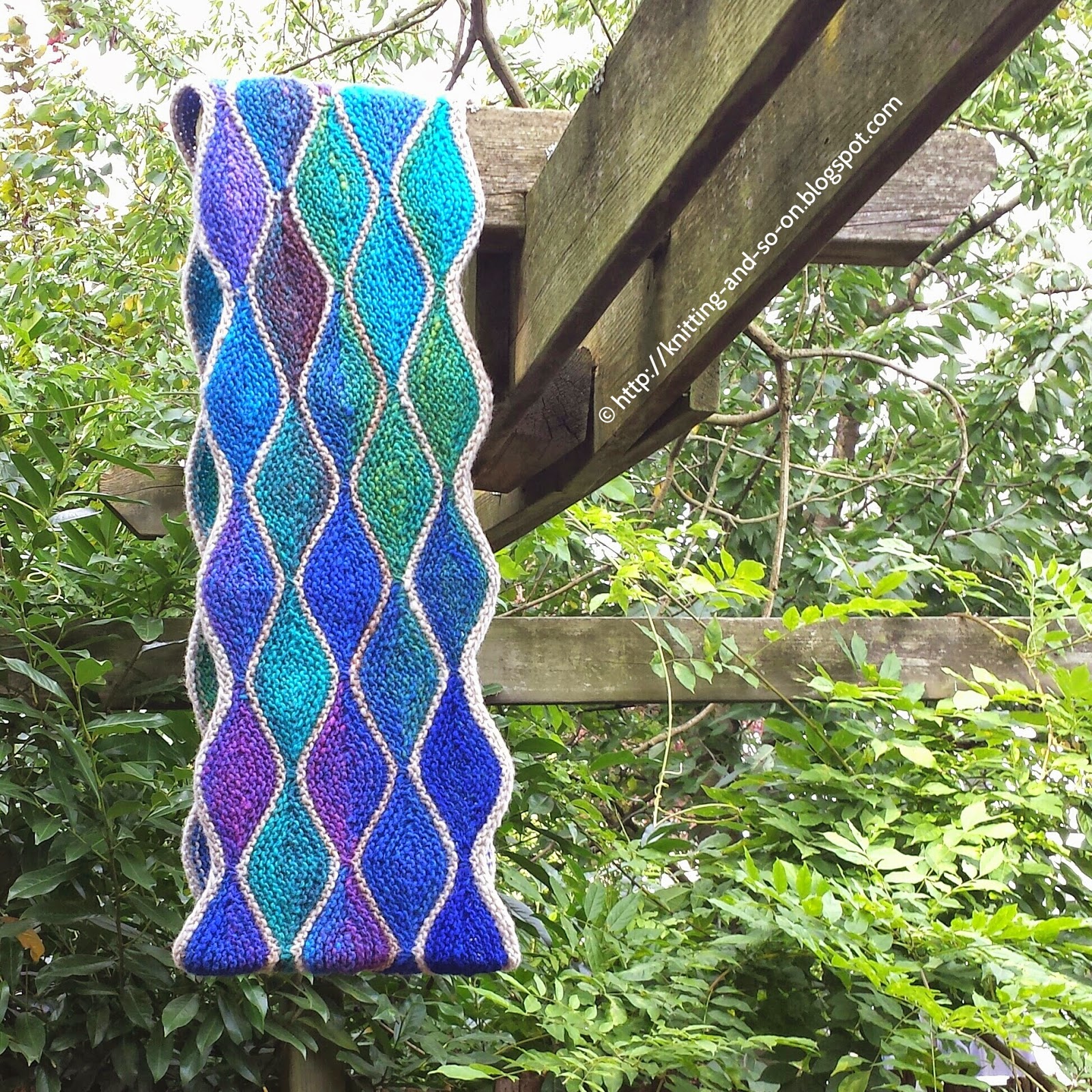 Free Knitting Pattern: Almendra Cowl