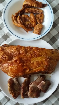 Poitrine de porc laquée; Thịt heo quay ; Une viande tendre et moelleuse une peau bien dorée et croustillante!
